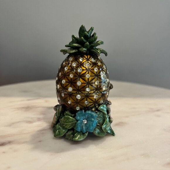 Pineapple With Flowers and Swarovski Crystals Hinged Trinket Box - Picture 3 of 6